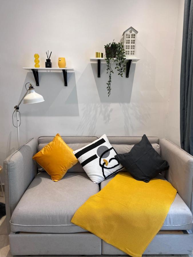 וינה Cozy Market-Square Retreat Located In The Heart Of The 10Th District מראה חיצוני תמונה