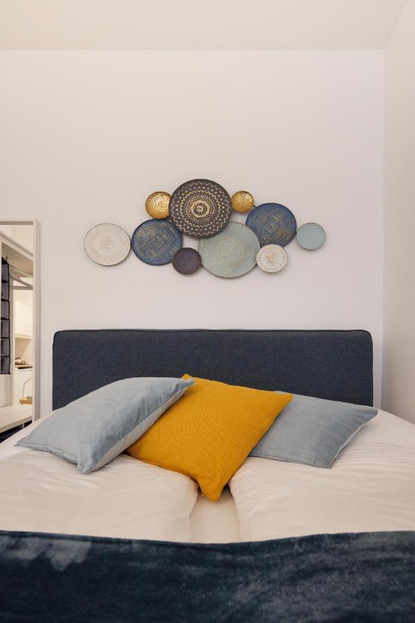 וינה Cozy Market-Square Retreat Located In The Heart Of The 10Th District מראה חיצוני תמונה