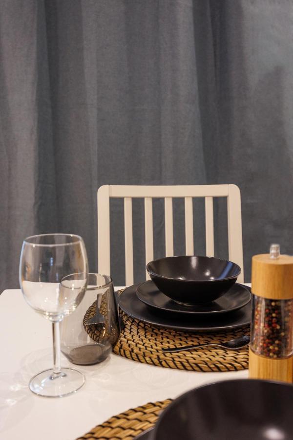 וינה Cozy Market-Square Retreat Located In The Heart Of The 10Th District מראה חיצוני תמונה