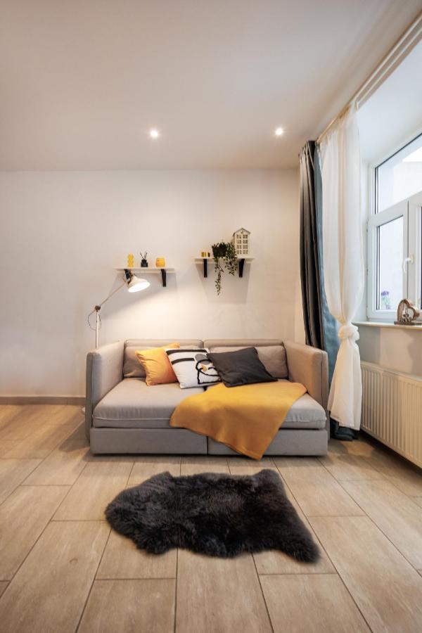וינה Cozy Market-Square Retreat Located In The Heart Of The 10Th District מראה חיצוני תמונה